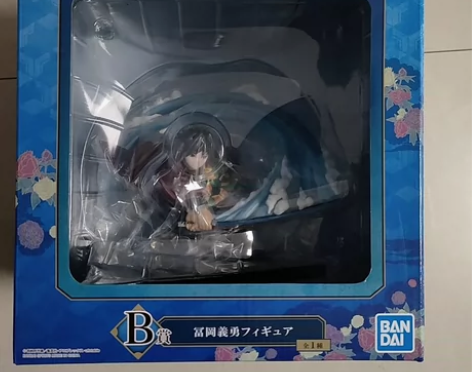 在商场抽的二等奖，鬼灭之刃手办，认识的，喜...