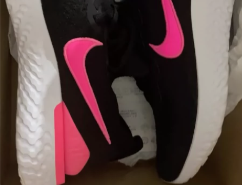 nike epic react flykn...