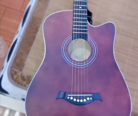 吉他，试弹过一次，买了在家一直放着，  全...