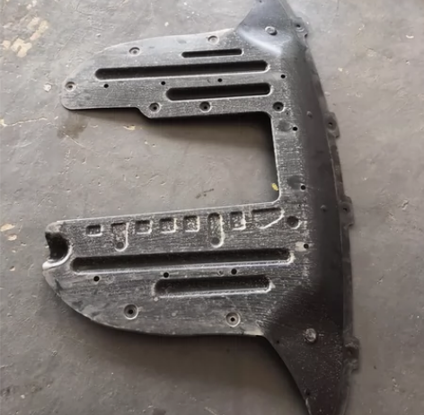 23款比亚迪唐原厂发动机底护板 感兴趣的话...
