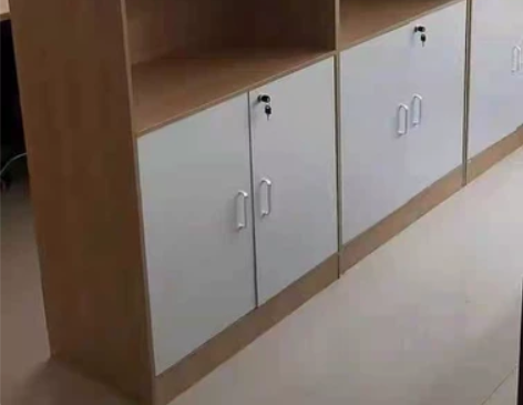 【处理】几个文件柜办公柜简约现代办公室柜子...