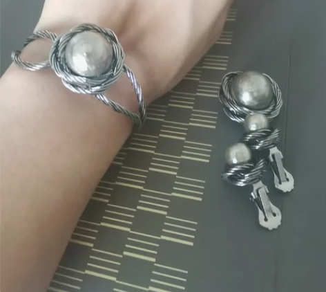 中古bergère手镯，胸针，耳夹三件套。...