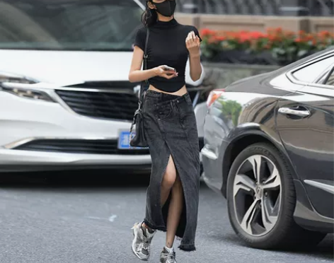 Luna7xi 黑色不规则牛仔半身裙女夏季...