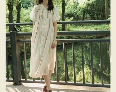 质感高级感冷淡风米白色雪纺连衣裙女夏季法式...