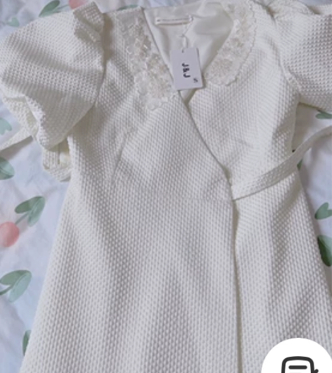 全新重工白色公主风连衣裙 感兴趣的话点“我...