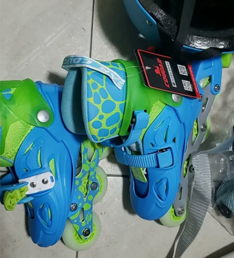 美洲狮轮滑鞋溜冰鞋儿童全套装男童女童初学者...