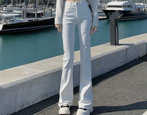 漫雀度白色微喇叭牛仔裤女春秋2023年新款...