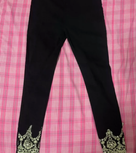 黑色铅笔裤 3xl 全新 裤脚是刺绣加小珍...