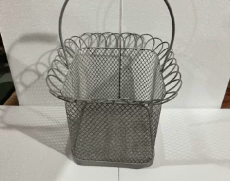 花边铁丝提篮复古做旧 感兴趣的话点“我想要...