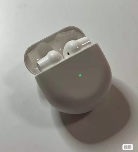 一直用的一加手机，打游戏时才用的耳机，专柜...