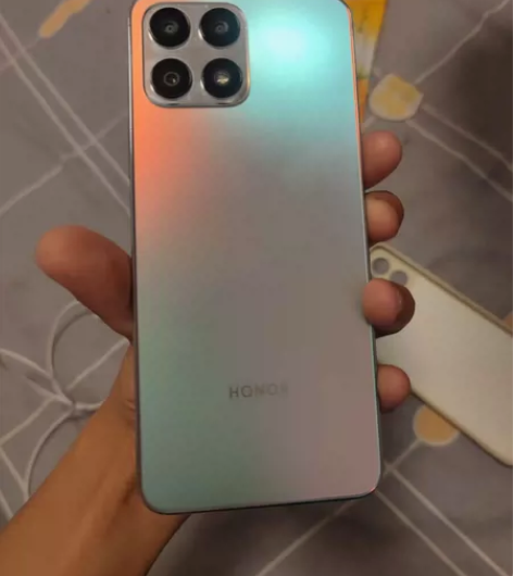 荣耀x30i 屏幕被压碎了，显示失灵，伴随...