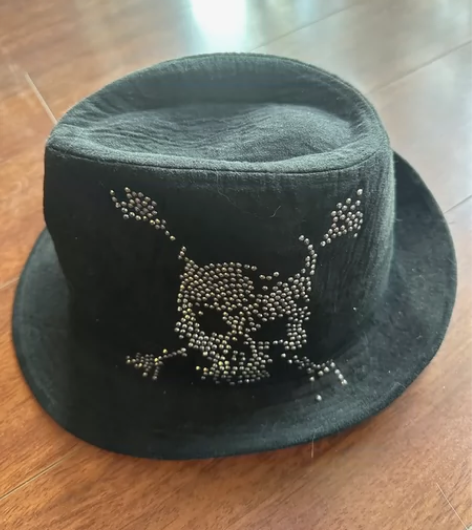 黑色骷髅头烫钻装饰礼帽毛毡帽渔夫帽非常轻好...