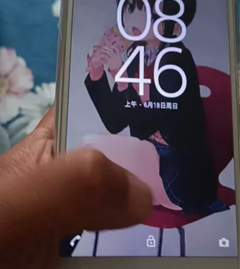 索尼xp手机 3+32 开机有0.1秒花屏...