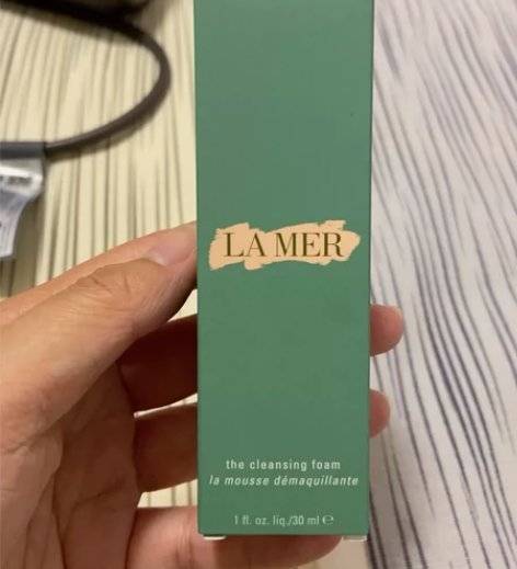 妮维雅专研氨基酸洁面乳敏肌温和清洁毛孔控油...
