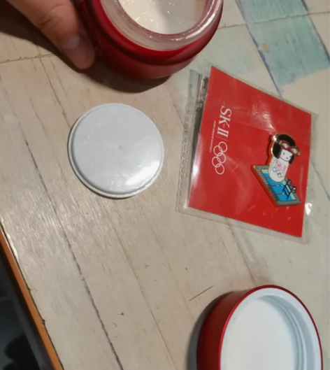 大红瓶面霜，余量如下，300元出 感兴趣的...