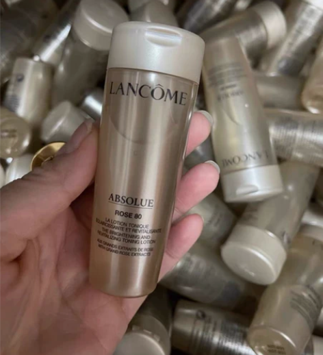 兰蔻菁纯玫瑰水50ml 感兴趣的话点“我想...