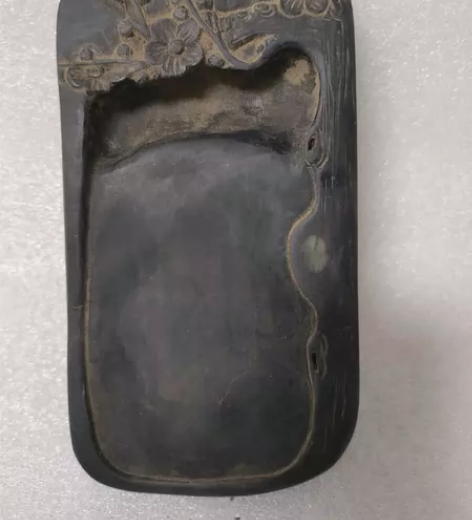 清代精品端砚,雕刻喜上眉梢,精美绝伦,落款...