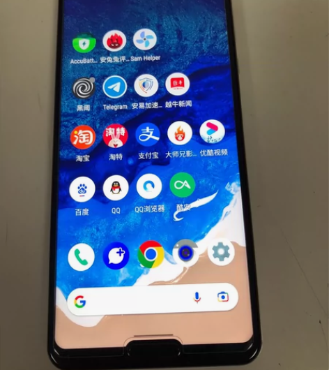 夏普R5G 尾插有点掉漆 后镜头有一点非常...