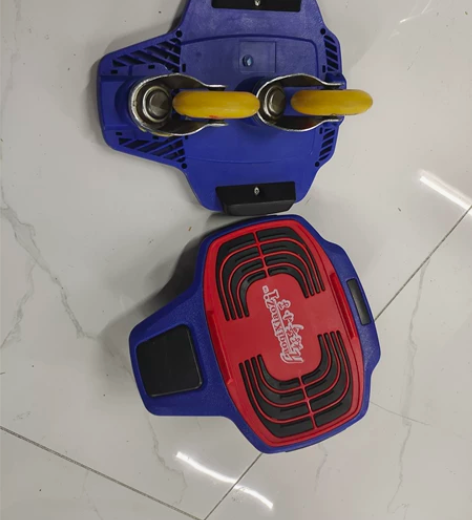 滑板，分体滑板，没怎么用。可以看轮子和侧边...