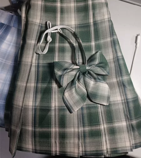 出仲夏二四jk群xxl微瑕 可小刀送领带