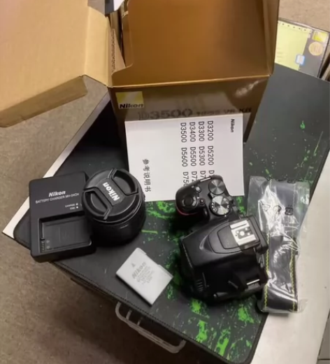 尼康D3500全新柜台展示机 快门10左右...