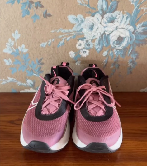 正品儿童网面耐克气垫鞋12C，超舒服，不退...