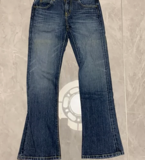 女装牛仔裤，成色看图，不退不换，不包邮 感...