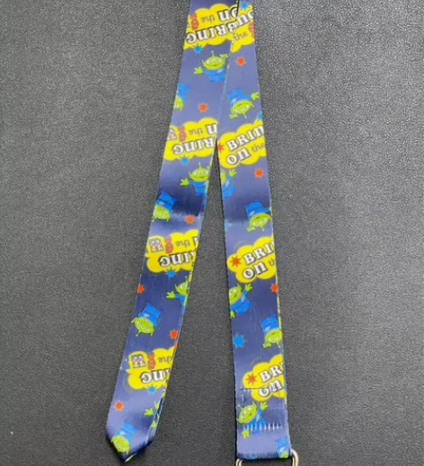 上海迪士尼 挂绳 感兴趣的话点“我想要”和...