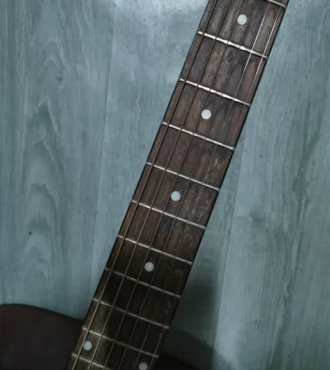 民谣吉他，毕业了带不回去，成色比较新，有意...