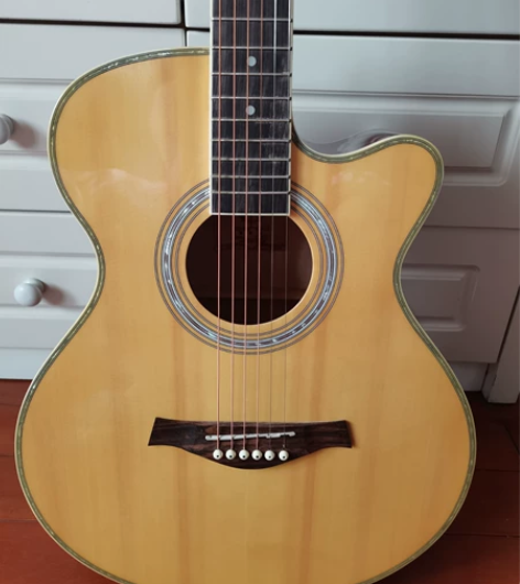 九成新吉他，自己不练了，音色还可以。180...