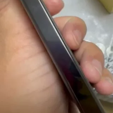 小米13，黑色12+512，边框磕碰两处，...