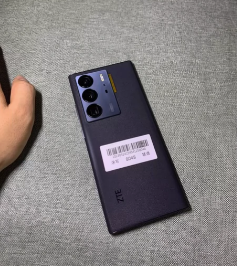 中兴Axon40Ultra 12+512 ...