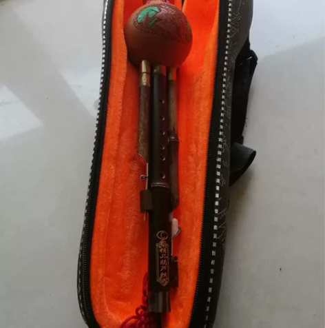 葫芦丝，买来一直放着，没有问题，基本上很新...