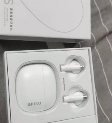 全新漫步者耳机，拆开一次，全新的，低价卖了...