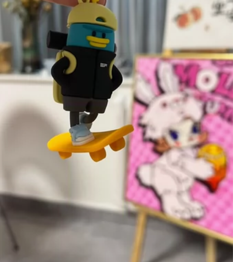 全新软硅胶滑板男孩钥匙链 感兴趣的话点“我...