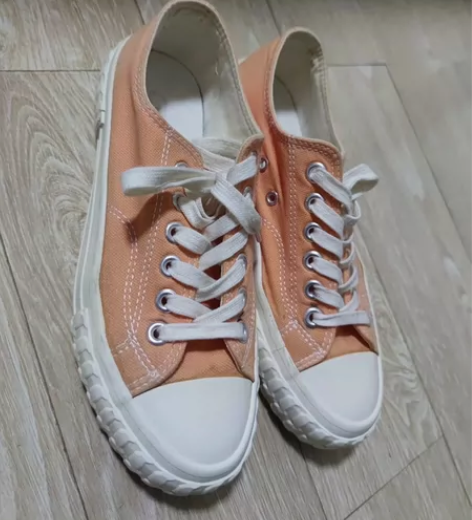 热风女士帆布鞋饼干鞋39码 感兴趣的话点“...