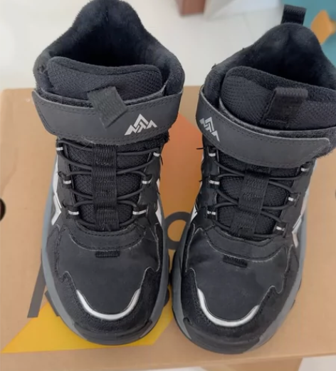 安踏男童鞋二棉35码 感兴趣的话点“我想要...