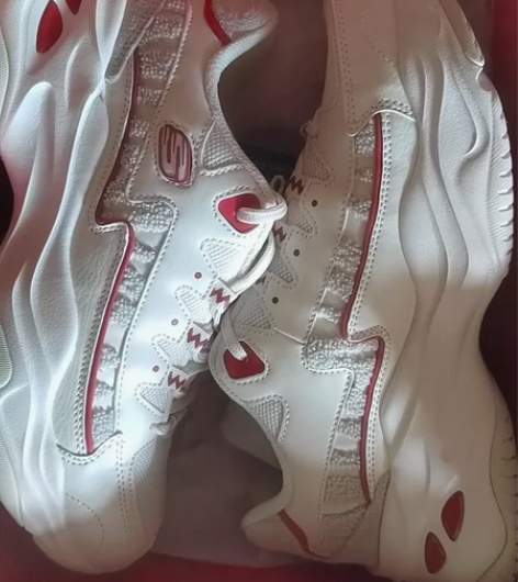 斯凯奇熊猫鞋，虎年限定款，全新正品原盒原标...