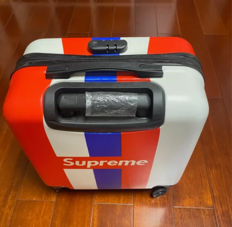 全新拖箱 应该是20寸吧 拉杆不是很长适合...