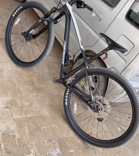 出售美利达大九3000，4月11日买的，买...