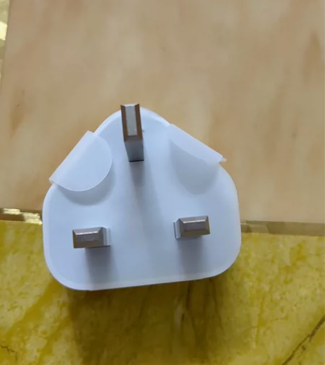 苹果港版原装充电头，还没有开封，有需要的直...