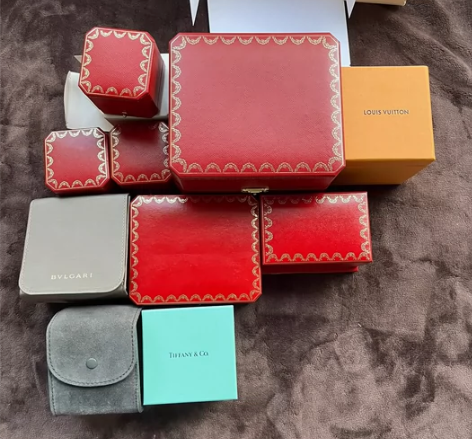 卡地亚首饰盒手表盒便携首饰袋，日本拍回正品...