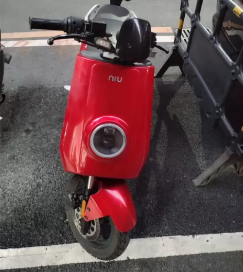 闲置一台小牛，证件齐全。可过户，原装。提前...