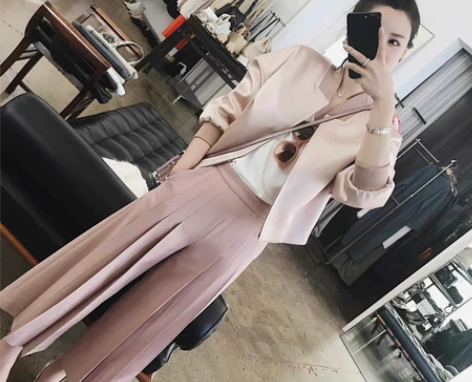 zowzow呛口小辣椒同款粉粉缎面棒球开衫...