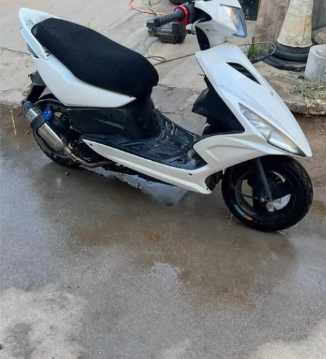 最新到家。雅马哈飞鹰。更换六角排气和液晶仪...