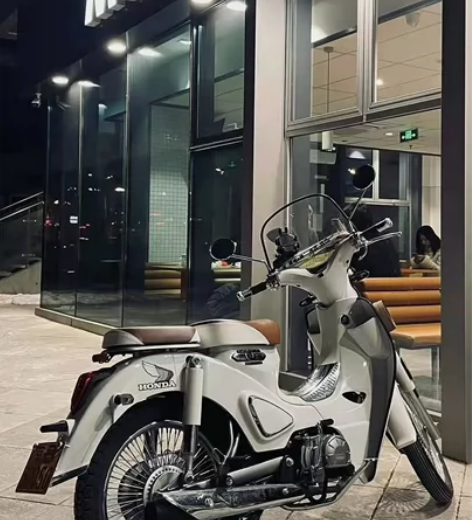 宗申yami白色，22年5月份车，行驶30...