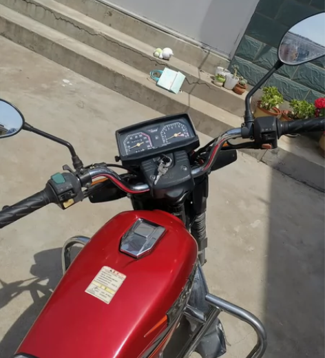 闲置豪爵125摩托车一辆，手续齐全包过户，...