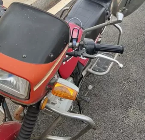 闲置一台中国名牌大长江集团豪爵摩托车125...