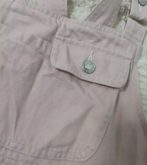 纯棉的背带裙，少女感十足，很舒服。只穿过几...
