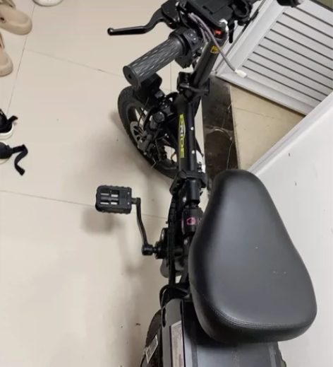 23年五月份买的上下班代步折叠电动车，长续...